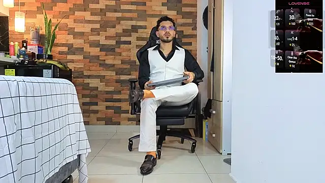 Snapshot of samuelcoopeer chatting on April 2026 06:46:02 PM samuelcoopeer online show from April 2026 06:46:02 PM