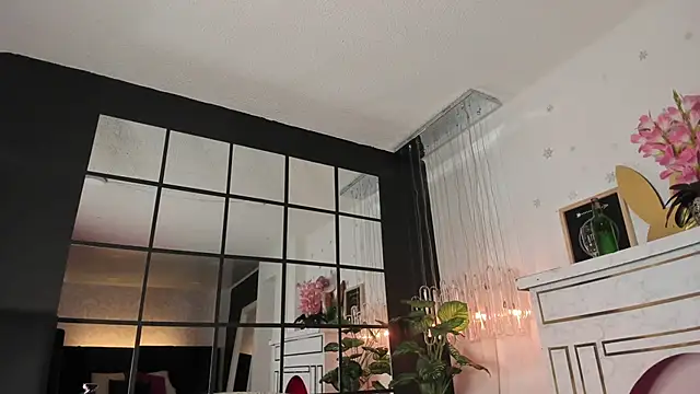 floraginette online show from February 2026 06:02:01 PM