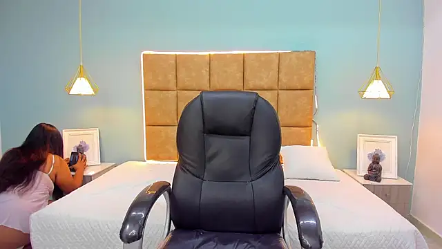 Snapshot of NaniXoxo18 chatting on November 2025 12:59:02 PM NaniXoxo18 online show from November 2025 12:59:02 PM