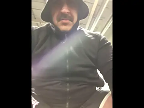 CloudyMuscleBeefy online show from December 2025 02:06:02 AM