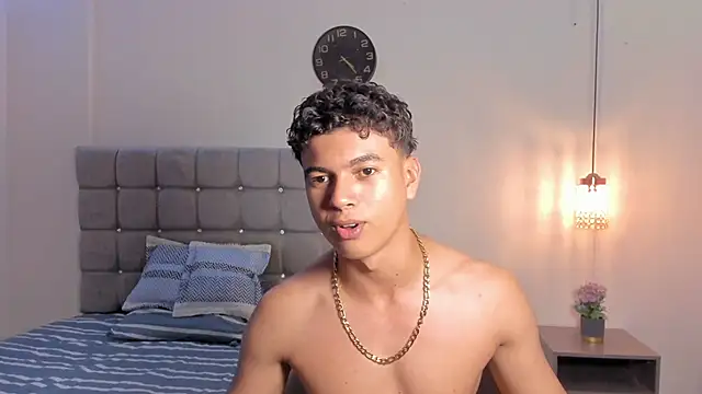 Snapshot of Santy_Stump chatting on December 2025 09:22:02 PM Santy Stump online show from December 2025 09:22:02 PM