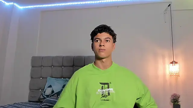 Snapshot of Santy_Stump chatting on December 2025 09:23:02 PM Santy Stump online show from December 2025 09:23:02 PM