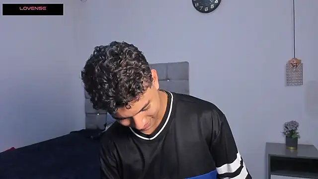 Snapshot of Santy_Stump chatting on February 2026 07:21:02 PM Santy Stump online show from February 2026 07:21:02 PM