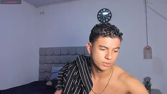 Snapshot of Santy_Stump chatting on February 2026 11:22:01 PM Santy Stump online show from February 2026 11:22:01 PM