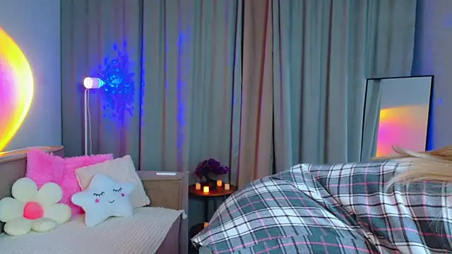 StarrShinee online show from November 2025 01:48:01 AM