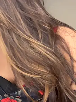 Snapshot of Scarlett_1819 chatting on April 2026 05:18:01 PM Scarlett 1819 online show from April 2026 05:18:01 PM