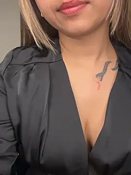 Scarlett 1819 online show from June 2026 06:02:01 PM