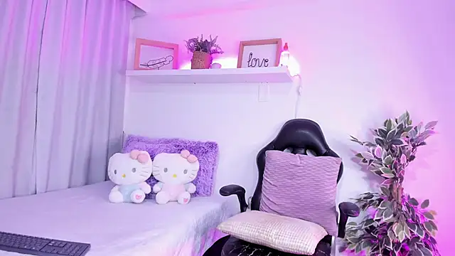 Snapshot of niia7 chatting on April 2026 07:53:01 PM niia7 online show from April 2026 07:53:01 PM