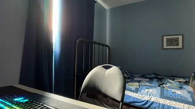 Snapshot of lustylyndon chatting on April 2026 03:10:02 PM lustylyndon online show from April 2026 03:10:02 PM