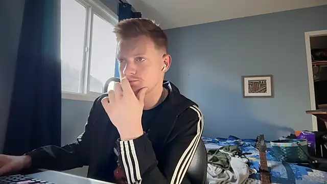 Snapshot of lustylyndon chatting on April 2026 03:17:02 PM lustylyndon online show from April 2026 03:17:02 PM