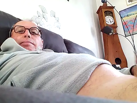 Vince072 online show from September 2025 09:24:01 AM