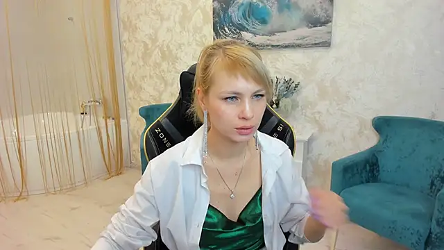 Snapshot of LindaSandy_1 chatting on October 2025 06:00:02 AM LindaSandy 1 online show from October 2025 06:00:02 AM