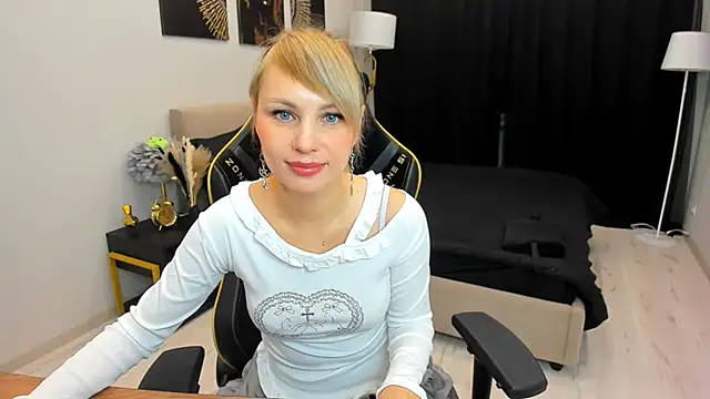 Snapshot of LindaSandy_1 chatting on October 2025 06:11:01 AM LindaSandy 1 online show from October 2025 06:11:01 AM