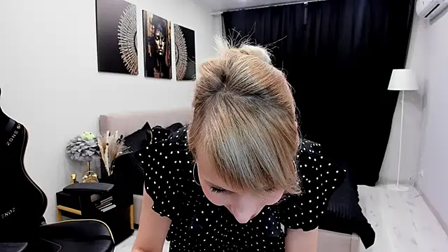 Snapshot of LindaSandy_1 chatting on October 2025 09:09:02 AM LindaSandy 1 online show from October 2025 09:09:02 AM