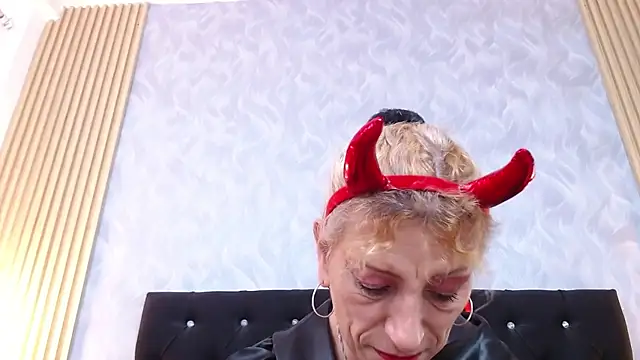 xandrinakarzon online show from October 2025 01:56:02 PM