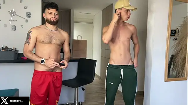 Snapshot of zoneboys chatting on September 2025 10:43:01 PM zoneboys online show from September 2025 10:43:01 PM