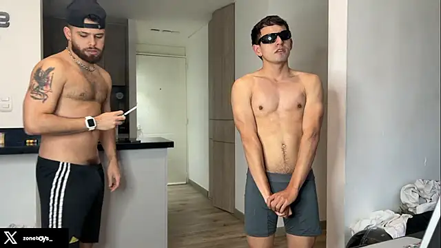 Snapshot of zoneboys chatting on September 2025 10:54:01 PM zoneboys online show from September 2025 10:54:01 PM