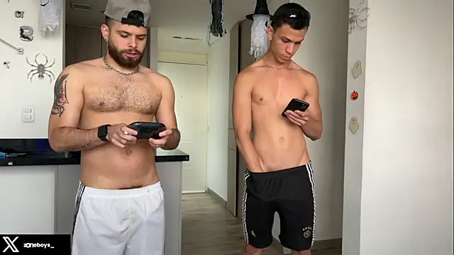 Snapshot of zoneboys chatting on October 2025 08:29:02 PM zoneboys online show from October 2025 08:29:02 PM