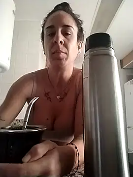 Snapshot of agustinalatina chatting on October 2025 09:21:01 AM agustinalatina online show from October 2025 09:21:01 AM