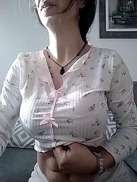 agustinalatina online show from February 2026 08:22:01 AM