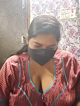 Liyaa 24 online show from March 2026 05:18:02 PM