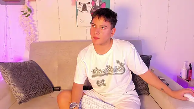 Snapshot of Young_Ben chatting on May 2026 05:34:02 AM Young Ben online show from May 2026 05:34:02 AM