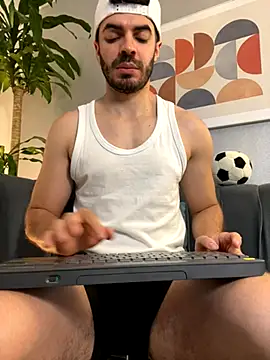 AxelThompson  online show from November 2025 11:45:01 AM