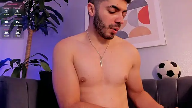 AxelThompson  online show from December 2025 11:19:01 AM