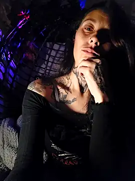 Snapshot of DarkAngelz1 chatting on October 2025 01:17:01 AM DarkAngelz1 online show from October 2025 01:17:01 AM