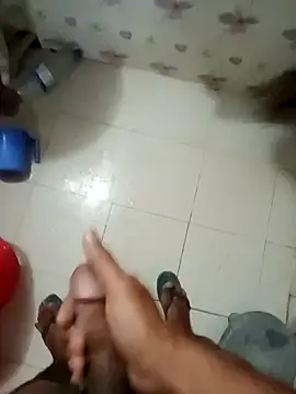 Snapshot of zim200 chatting on March 2026 12:33:01 AM zim200 online show from March 2026 12:33:01 AM