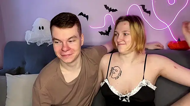 julielourens online show from November 2025 08:06:01 AM