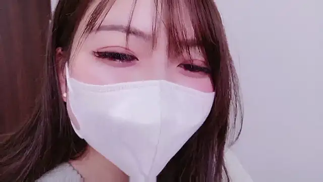 Snapshot of SUI-Strong chatting on December 2025 05:35:01 AM SUI-Strong online show from December 2025 05:35:01 AM