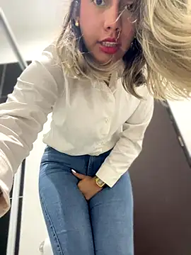 sara calderon online show from September 2025 01:22:02 PM