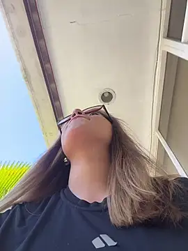 sara calderon online show from November 2025 01:24:03 PM