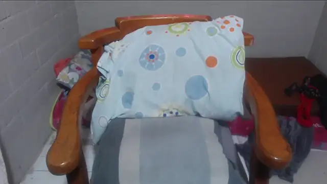 Snapshot of rose-crystal chatting on April 2026 01:00:01 AM rose-crystal online show from April 2026 01:00:01 AM