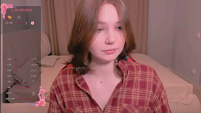 Snapshot of Nika_Whiter chatting on September 2025 01:05:01 PM Nika Whiter online show from September 2025 01:05:01 PM