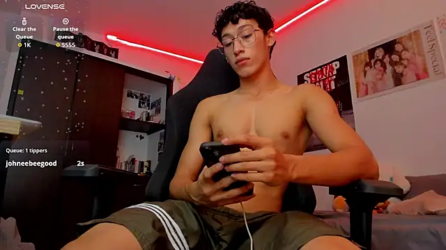 Snapshot of velvet_skyn chatting on April 2026 02:55:01 AM velvet skyn online show from April 2026 02:55:01 AM