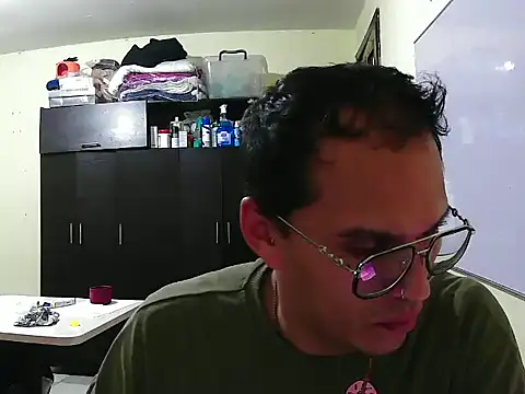 DOBLEWYOSK69G online show from September 2025 03:50:02 AM