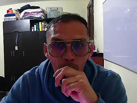 DOBLEWYOSK69G online show from September 2025 03:52:01 AM