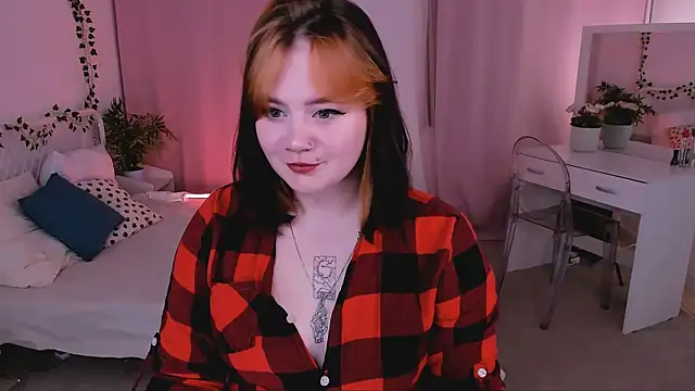 lunaalli online show from September 2025 04:44:02 PM