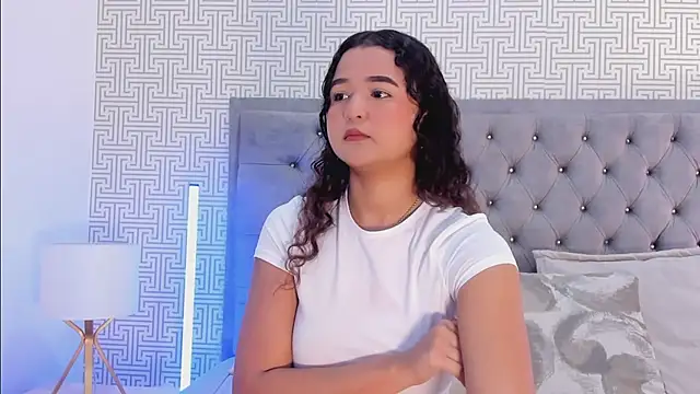 Evaa Lunna  online show from April 2026 08:42:02 PM