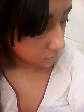 Snapshot of srtsara chatting on April 2026 12:36:01 PM srtsara online show from April 2026 12:36:01 PM