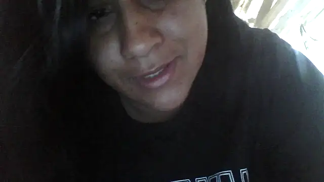 Snapshot of srtsara chatting on April 2026 12:06:02 PM srtsara online show from April 2026 12:06:02 PM