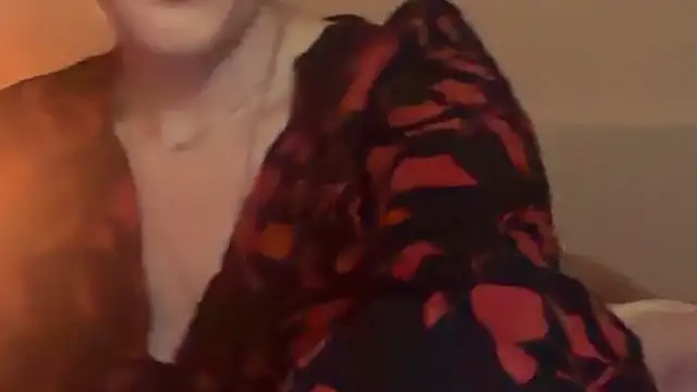 Snapshot of refem9 chatting on April 2026 09:39:33 PM refem9 online show from April 2026 09:39:33 PM