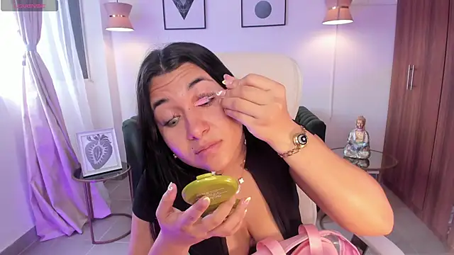 Snapshot of DANDARA_THOM chatting on November 2025 07:26:02 PM DANDARA THOM online show from November 2025 07:26:02 PM