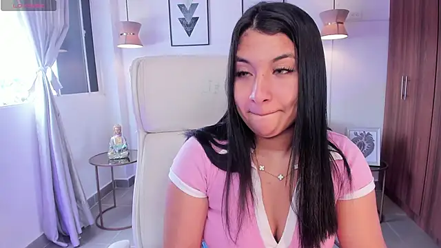 Snapshot of DANDARA_THOM chatting on December 2025 08:07:02 PM DANDARA THOM online show from December 2025 08:07:02 PM