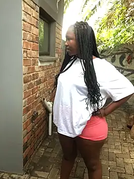 MissREAHx online show from November 2025 01:35:02 PM