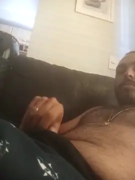 jfgustavo001 online show from April 2026 04:10:02 PM