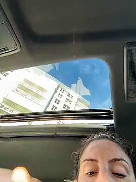 sweetsirenn online show from December 2025 01:28:01 PM