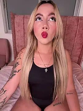 Snapshot of Becca_Johnson_u chatting on February 2026 02:04:02 AM Becca Johnson u online show from February 2026 02:04:02 AM